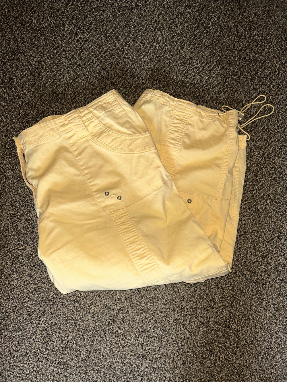 Style & Co. Pale Yellow Women's Capris - Picture 4 of 6